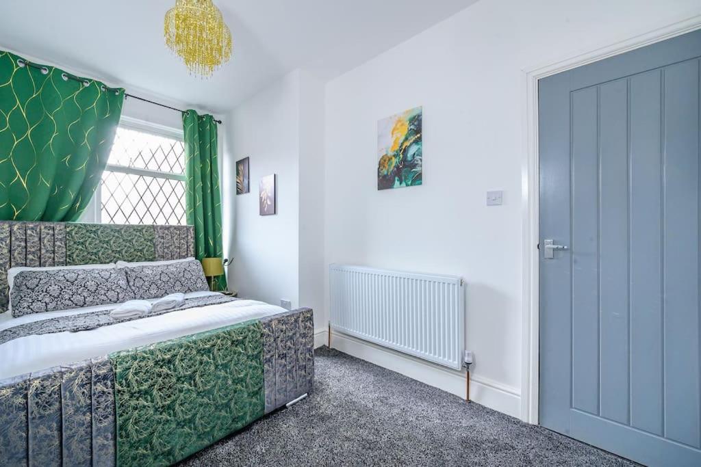 -16Pt- For Your Relaxed & Cosy Stay & Free Parking Лідс Екстер'єр фото