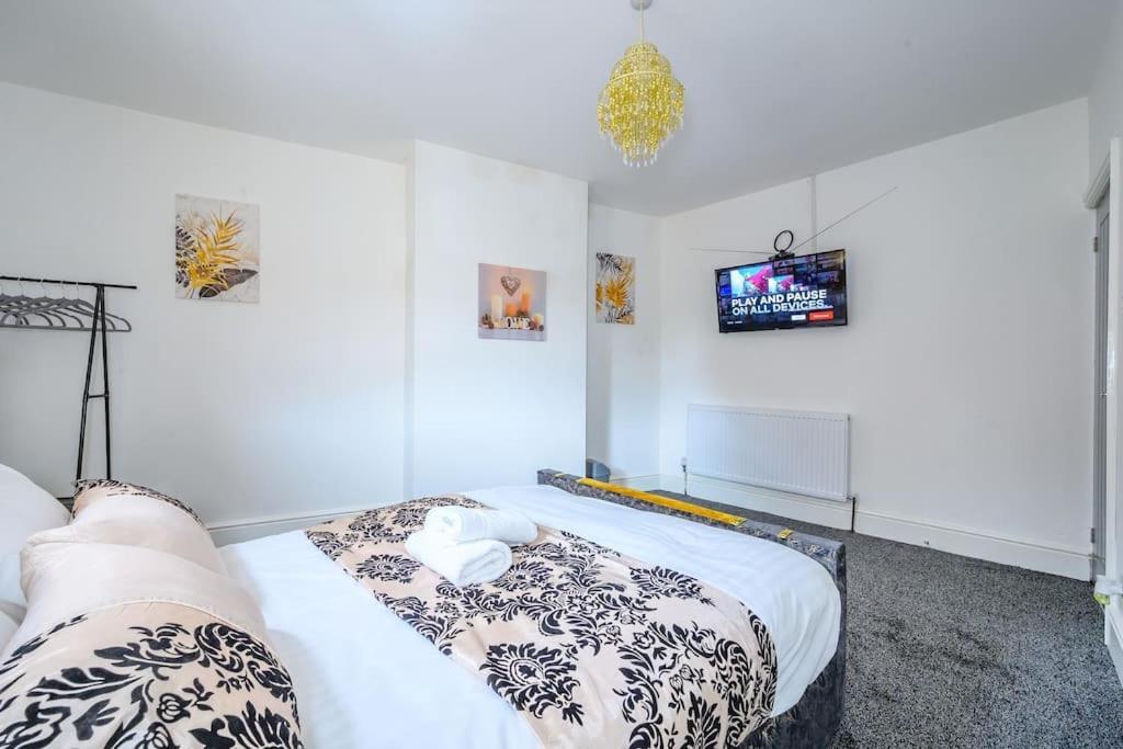-16Pt- For Your Relaxed & Cosy Stay & Free Parking Лідс Екстер'єр фото